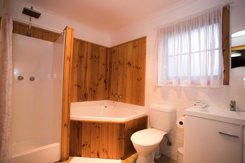 Seppelts View Cabins - Kingaroy Accommodation 36