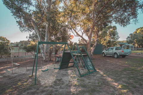 Seppelts View Cabins - Kingaroy Accommodation 12