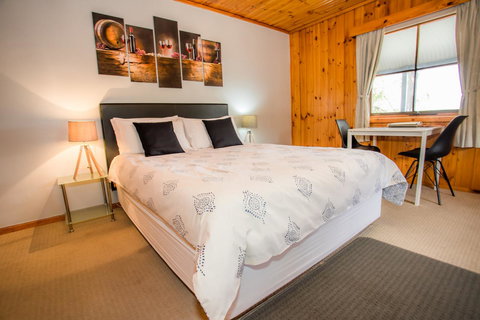 Seppelts View Cabins - Kingaroy Accommodation 13