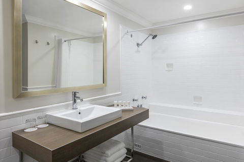 Crowne Plaza Terrigal Pacific, An IHG Hotel - Kingaroy Accommodation 6