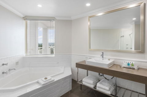 Crowne Plaza Terrigal Pacific, An IHG Hotel - Kingaroy Accommodation 37