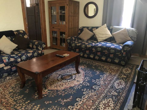 Blyth Cottage Burra - Kingaroy Accommodation 12