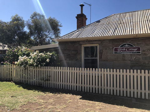 Blyth Cottage Burra - Kingaroy Accommodation 2