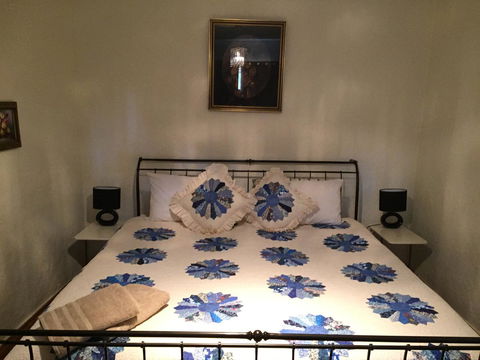 Blyth Cottage Burra - Kingaroy Accommodation 4