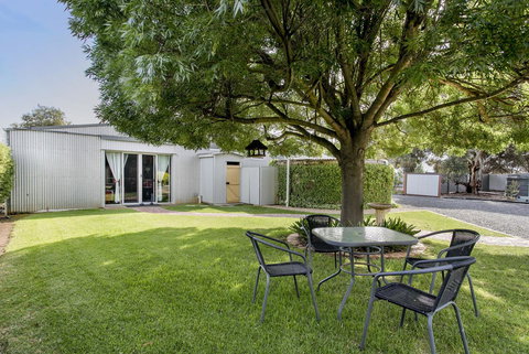 Barossa Retro BnB - Kingaroy Accommodation 3