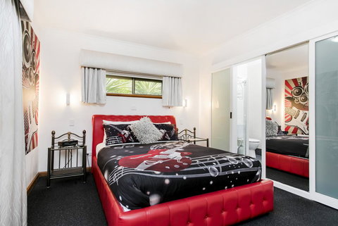 Barossa Retro BnB - Kingaroy Accommodation 7