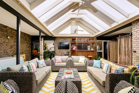 Barossa Retro BnB - Kingaroy Accommodation 5