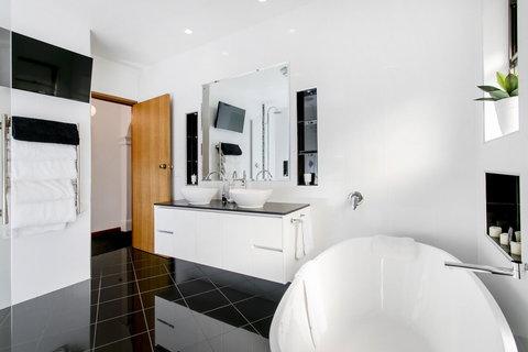 Barossa Retro BnB - Kingaroy Accommodation 11