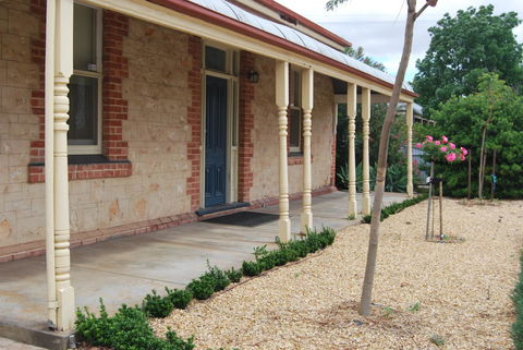 Jacaranda Cottage - Kingaroy Accommodation 12