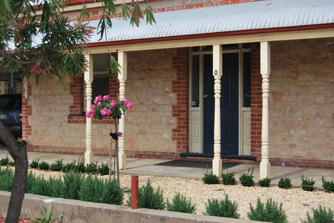 Jacaranda Cottage - Kingaroy Accommodation 13