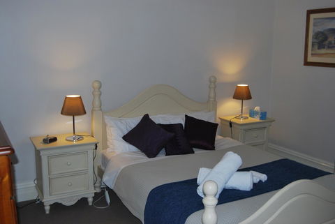 Jacaranda Cottage - Kingaroy Accommodation 4