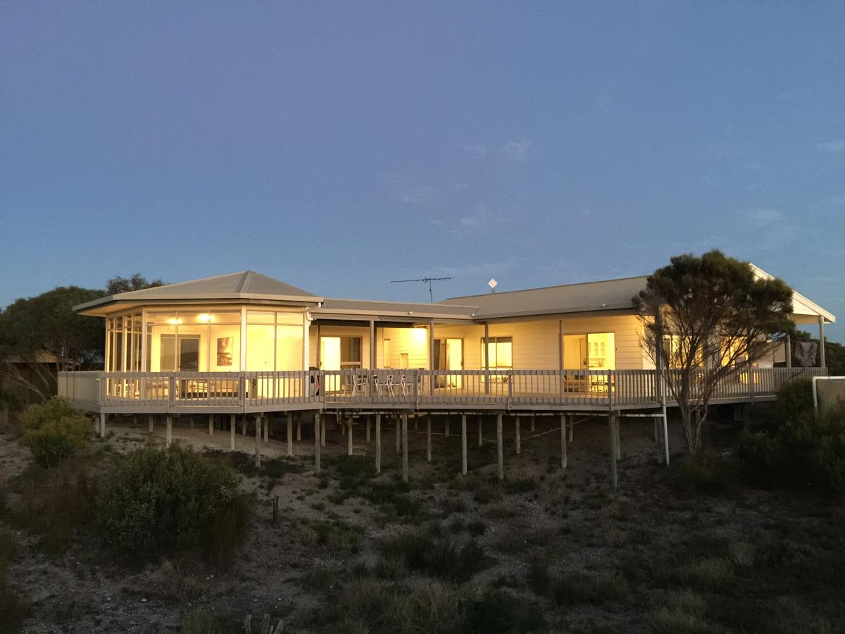 Island Beach SA Kingaroy Accommodation