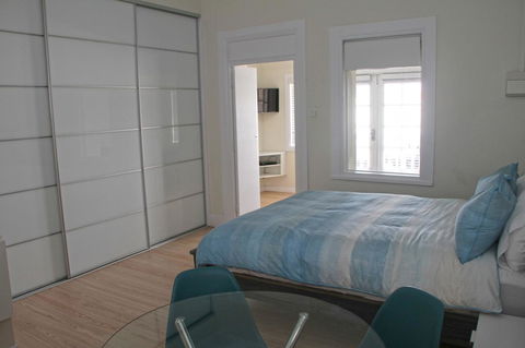 Smugglers Inn Studio Apartments - Kingaroy Accommodation 6