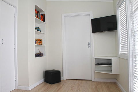 Smugglers Inn Studio Apartments - Kingaroy Accommodation 7