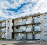 Glenelg Holiday Apartments - Corfu - Kingaroy Accommodation