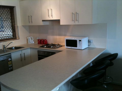 Adelaide - Semaphore Beach Front - Kingaroy Accommodation 11