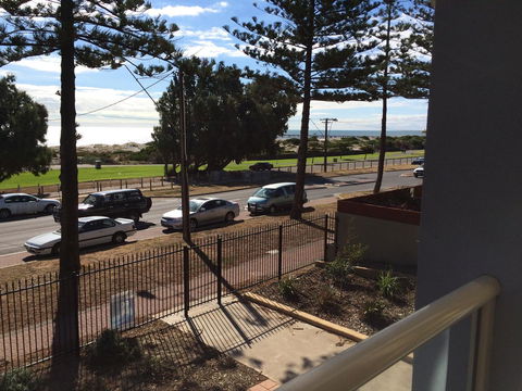 Adelaide - Semaphore Beach Front - Kingaroy Accommodation 27