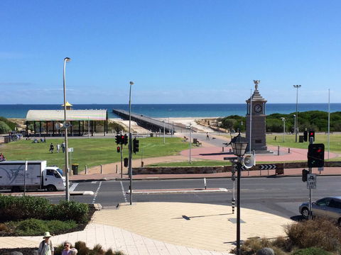 Adelaide - Semaphore Beach Front - Kingaroy Accommodation 25