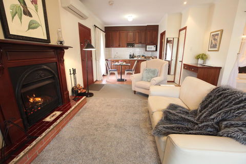 Wine And Roses Bed And Breakfast - Kingaroy Accommodation 16
