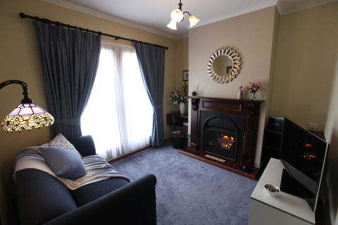 Wine And Roses Bed And Breakfast - Kingaroy Accommodation 21