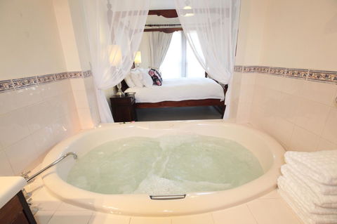Wine And Roses Bed And Breakfast - Kingaroy Accommodation 15