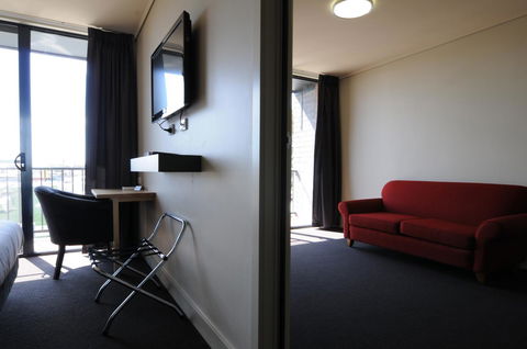 Mansfield Park Hotel - Kingaroy Accommodation 2