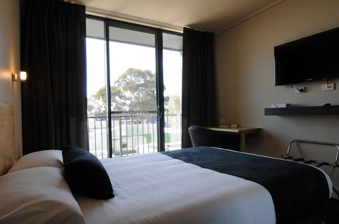 Mansfield Park Hotel - Kingaroy Accommodation 7
