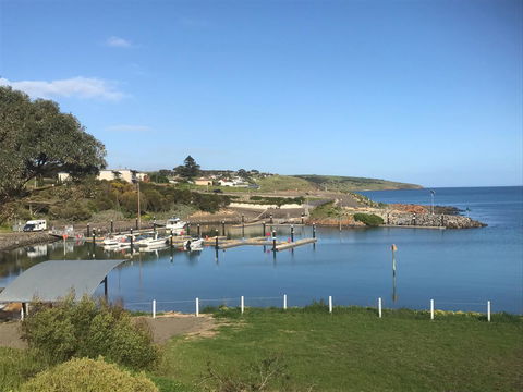 Penneshaw Oceanview Apartments - Kingaroy Accommodation 0