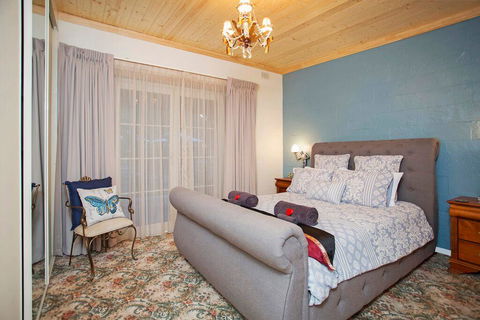 Hahndorf House B&B - Kingaroy Accommodation 17
