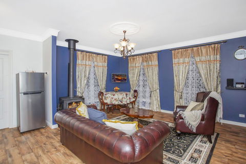 Hahndorf House B&B - Kingaroy Accommodation 4
