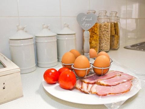 Queen's Cottage Barossa Valley - Kingaroy Accommodation 7