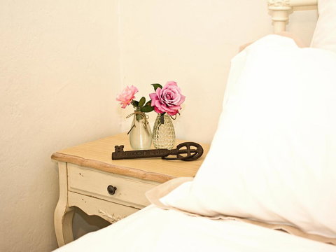 Queen's Cottage Barossa Valley - Kingaroy Accommodation 14