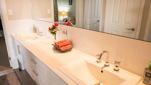 Rezare House Bed & Breakfast - Kingaroy Accommodation 21