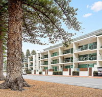 Breeze Beachfront Apartments - Kingaroy Accommodation