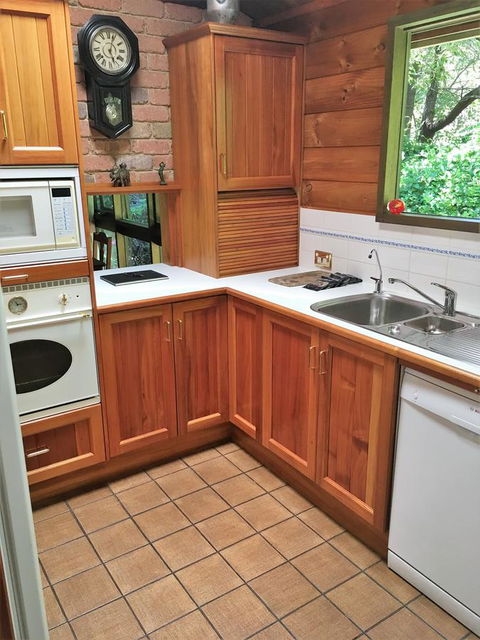 Hilltop - Kingaroy Accommodation 5