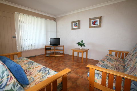 Lake Edge Apartments - Kingaroy Accommodation 15