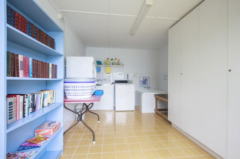 Lake Edge Apartments - Kingaroy Accommodation 4