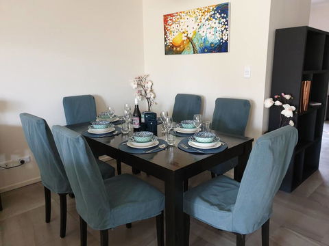 Explore Adelaide, Gawler, The Barossa And Clare Valleys All-in-one - Kingaroy Accommodation 2