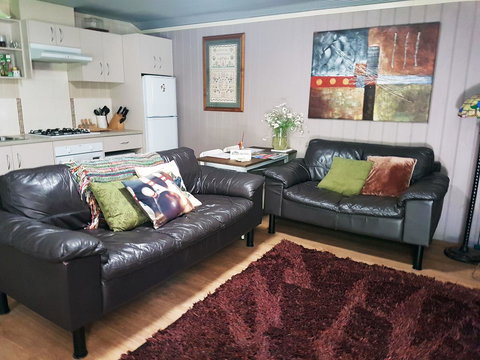 Little Para Cottage Tanunda - Kingaroy Accommodation 3