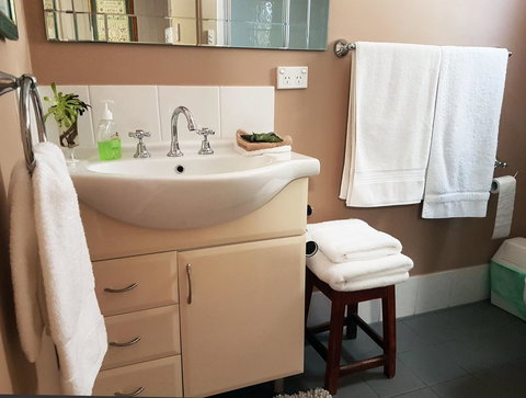 Little Para Cottage Tanunda - Kingaroy Accommodation 8