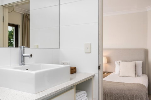 Bayview Beachfront Apartments, In Town Right On The Beach - Kingaroy Accommodation 31