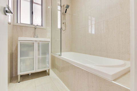 The Island House - Kingaroy Accommodation 5