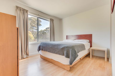 The Island House - Kingaroy Accommodation 3