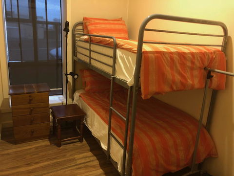 Kingscote Central - Kingaroy Accommodation 6