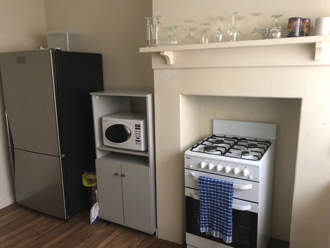 Kingscote Central - Kingaroy Accommodation 3
