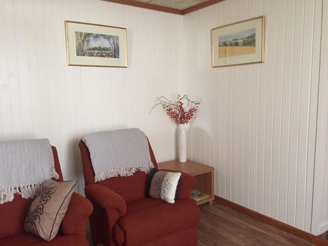 Kingscote Central - Kingaroy Accommodation 0