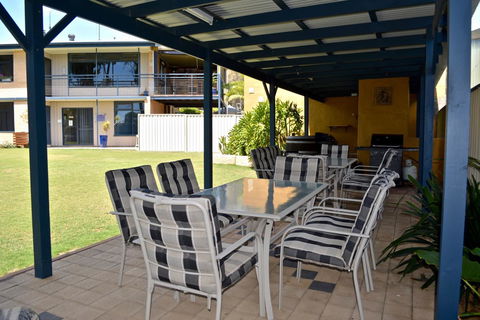 Longbeach Apartments - Kingaroy Accommodation 4