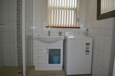 Longbeach Apartments - Kingaroy Accommodation 6