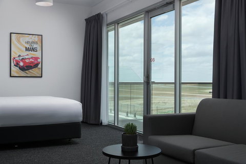 Rydges Pit Lane - Kingaroy Accommodation 25