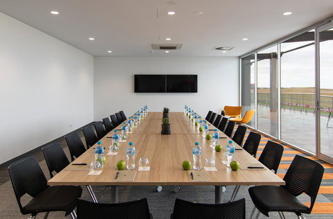 Rydges Pit Lane - Kingaroy Accommodation 40